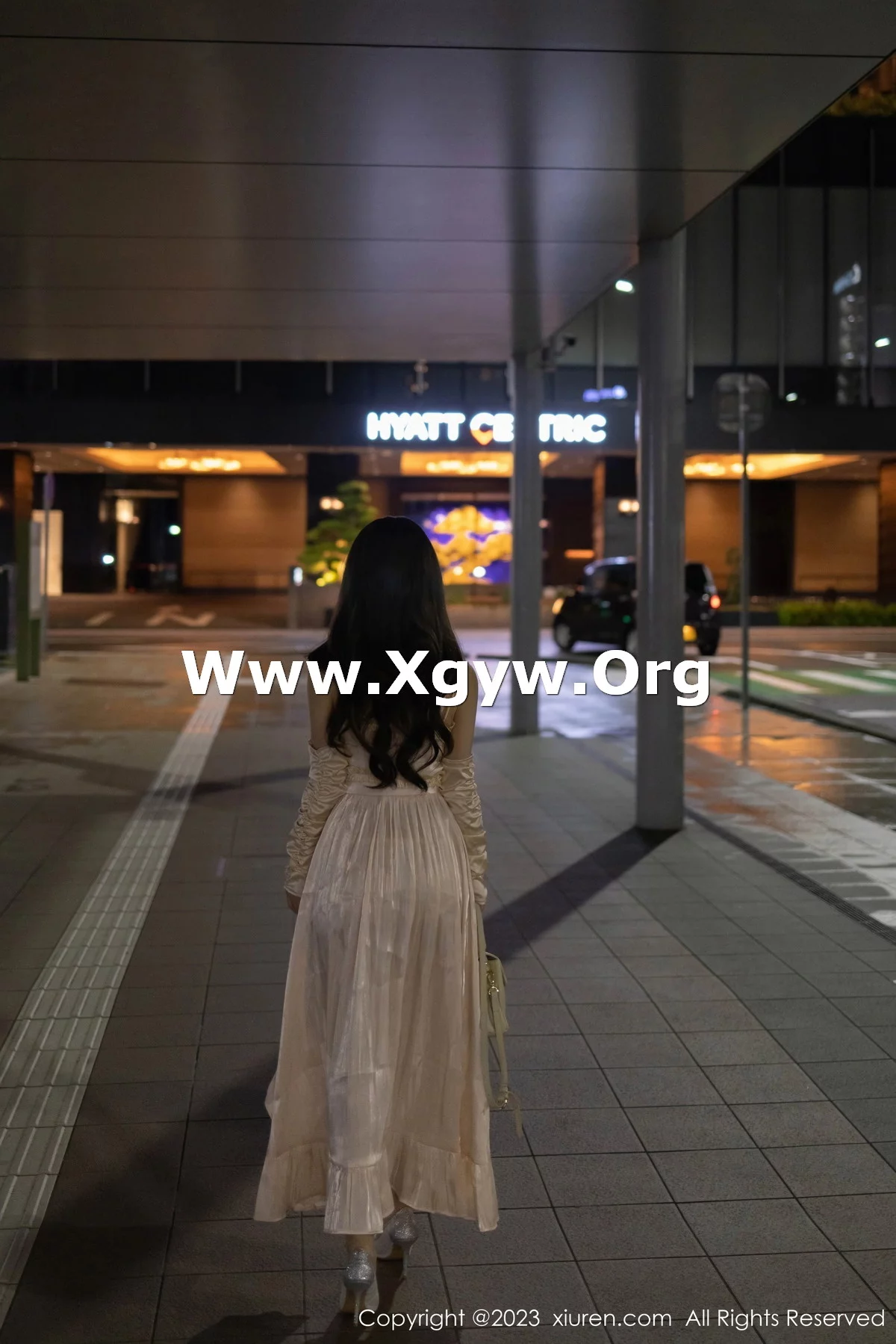 Xgyw.Org_XiuRen第7702期_模特杏子Yada角色扮演性感米色长裙露米色内衣完美诱惑写真80P